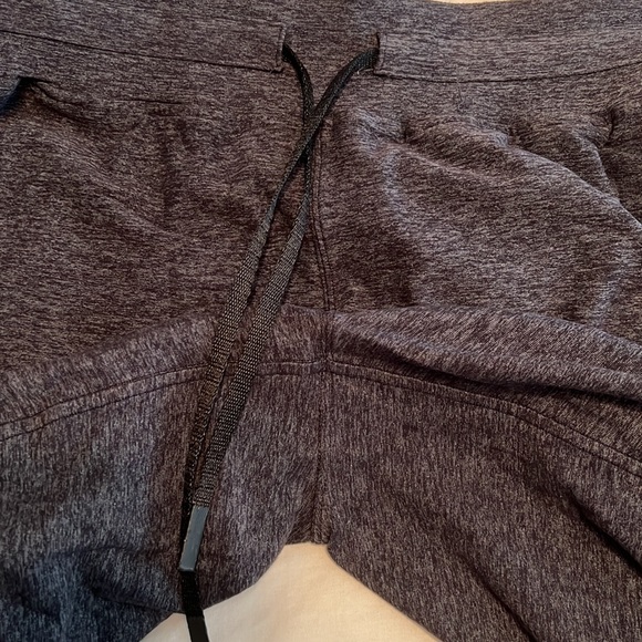 Lululemon ready to rulu jogger Sz 6 - Picture 3 of 3